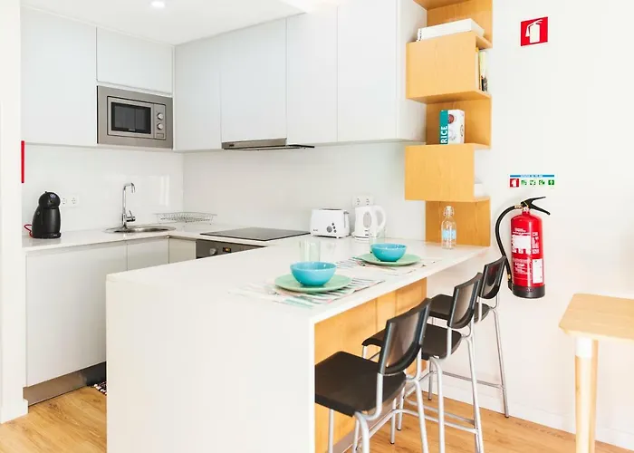 Aposentus - Cozy Marques Station Studio